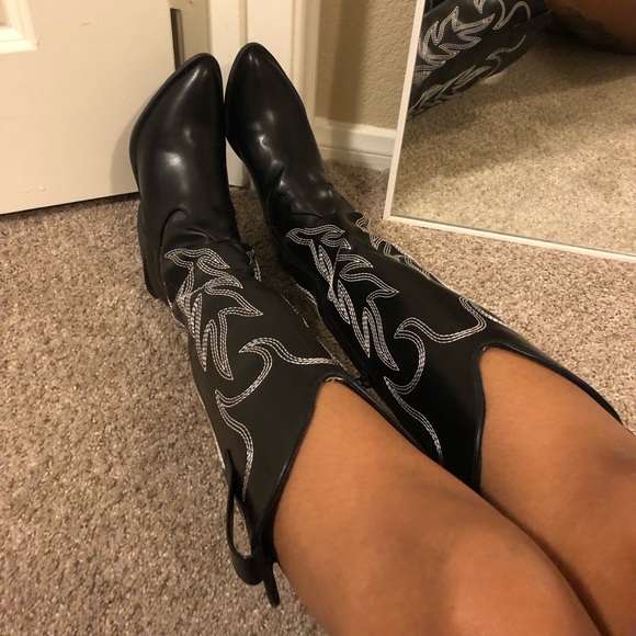 Brand new cowgirl boots, super cute in size 6 - Picture 2 of 3